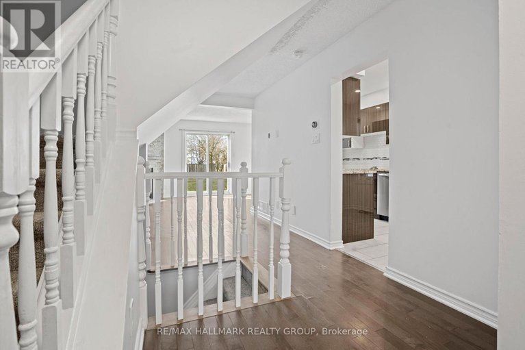 29632598/504-canotia-place/fallingbrookpineridge/ottawa/ontario/K4A2J3_3