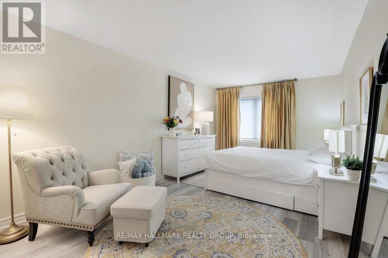 28435230/8-3-stonebank-crescent/westcliffe-estates/ottawa/ontario/K2H9M2_24