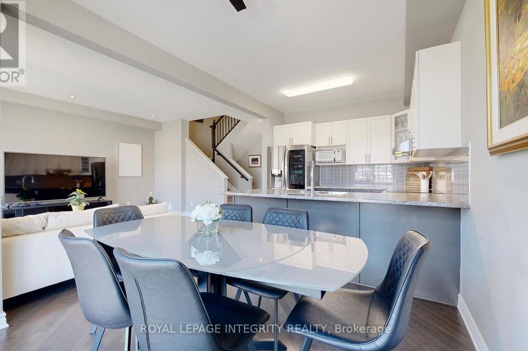 28545914/108-pin-cherry-grove/mer-bleuebradley-estatesanderson-park/ottawa/ontario/K1W0J5_16