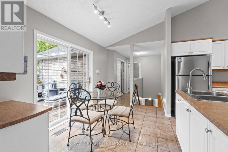 28816789/6825-sunset-boulevard/greely/ottawa/ontario/K4P1M6_16