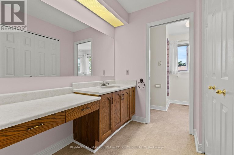 28694568/28-pine-bluff-trail/stittsville-central/ottawa/ontario/K2S1E1_18