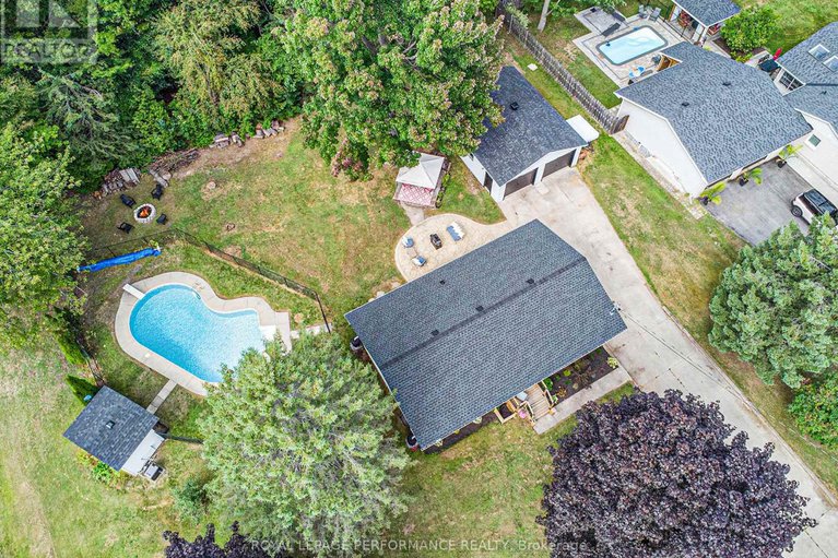 28814583/934-galaxie-avenue/navan/ottawa/ontario/K4B1M5_34