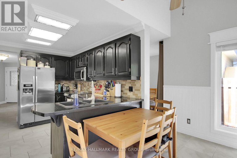 28723608/1661-kindersley-avenue/chateauneuf/ottawa/ontario/K1C4V4_14