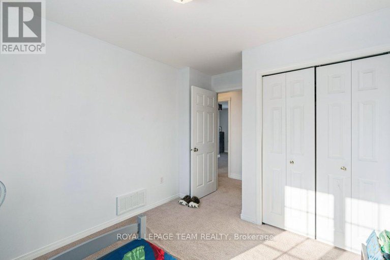 29275894/537-victoria-street/winchester/north-dundas/ontario/K0C2K0_21