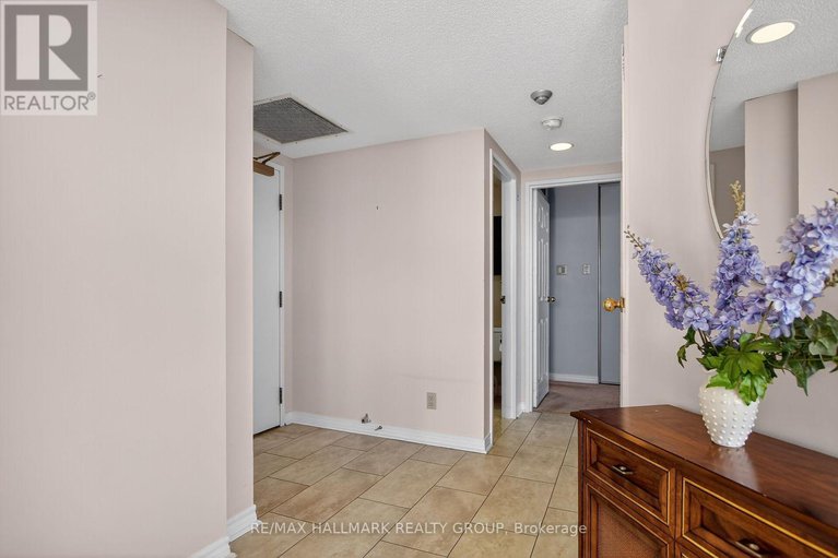 29041204/606-100-grant-carman-drive/borden-farmstewart-farmcarleton-heightsparkwood-hills/ottawa/ontario/K2E8B8_6