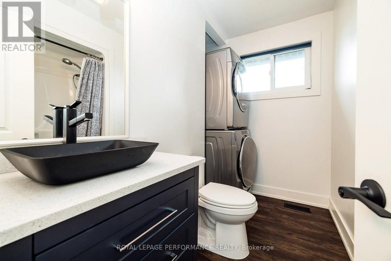 29628289/36-largo-crescent/meadowlandscrestview/ottawa/ontario/K2G3C7_17