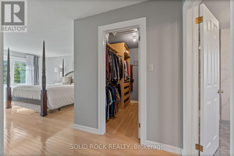28931406/5569-whitewood-avenue/manotick-village-manotick-estates/ottawa/ontario/K4M1E1_28
