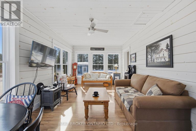 29433673/2090-beach-road/north-grenville-twp-kemptville-south/north-grenville/ontario/K0G1S0_45