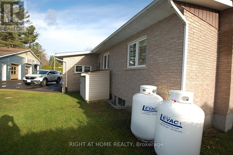 29593039/312-ramage-road/clarencerockland-twp/clarence-rockland/ontario/K4K1K7_2