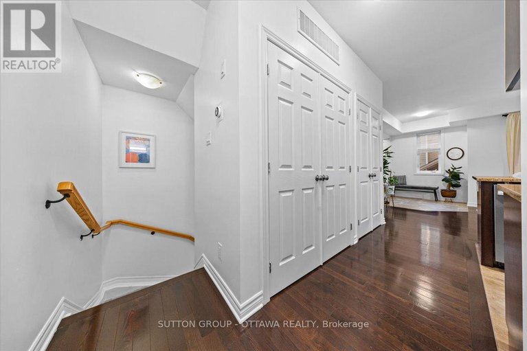 28527540/a-310-everest-private/elmvale-acres/ottawa/ontario/K1G4E3_12