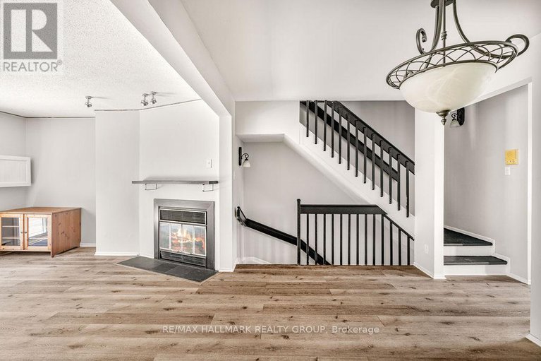 28556147/4-1-timberview-way/westcliffe-estates/ottawa/ontario/K2H9M7_7