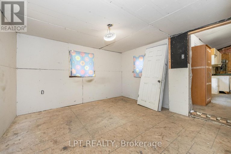 28900708/7-broadway-street/north-grenville-twp-kemptville-south/north-grenville/ontario/K0G1J0_17
