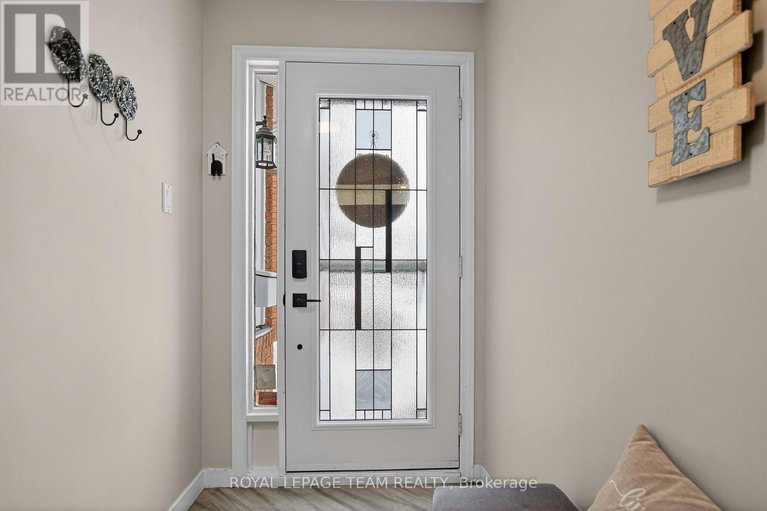 29466819/20-river-oaks-court/stittsville-central/ottawa/ontario/K2S1L3_5