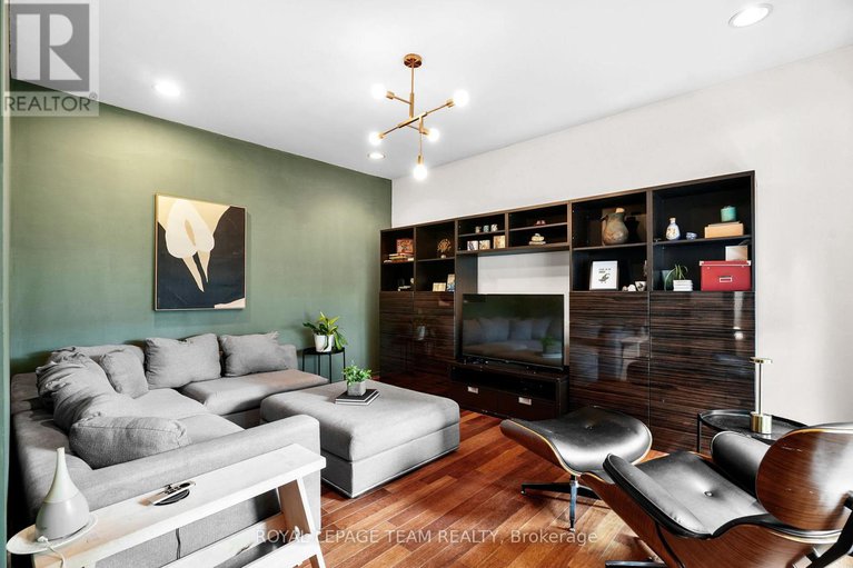 28812426/2122-saunders-avenue/woodroffe/ottawa/ontario/K2A4C7_19
