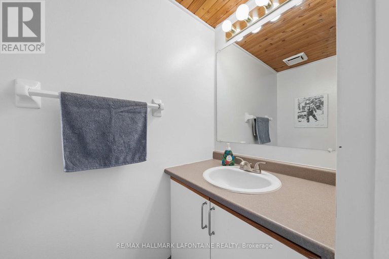 28881417/12-crispin-private/manor-park/ottawa/ontario/K1K2T8_17