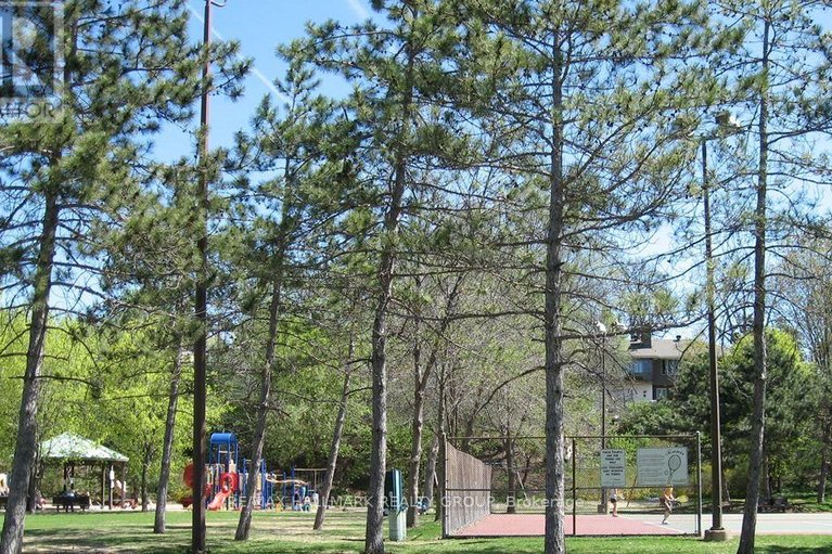 29648100/285-fairmont-avenue/civic-hospital/ottawa/ontario/K1Y1Y4_36