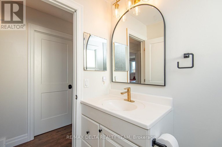 29081598/276-turnstone-court/chatelaine-village/ottawa/ontario/K1E2V2_18