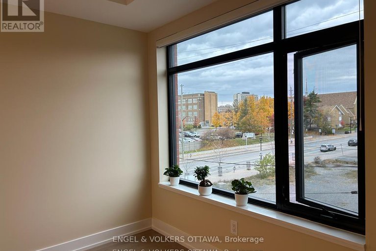 29305281/303-60-springhurst-avenue/ottawa-east/ottawa/ontario/K1S5V7_6