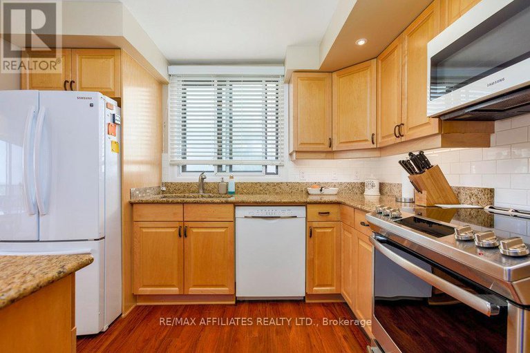28466299/1705-1195-richmond-road/woodroffe/ottawa/ontario/K2B8E4_6