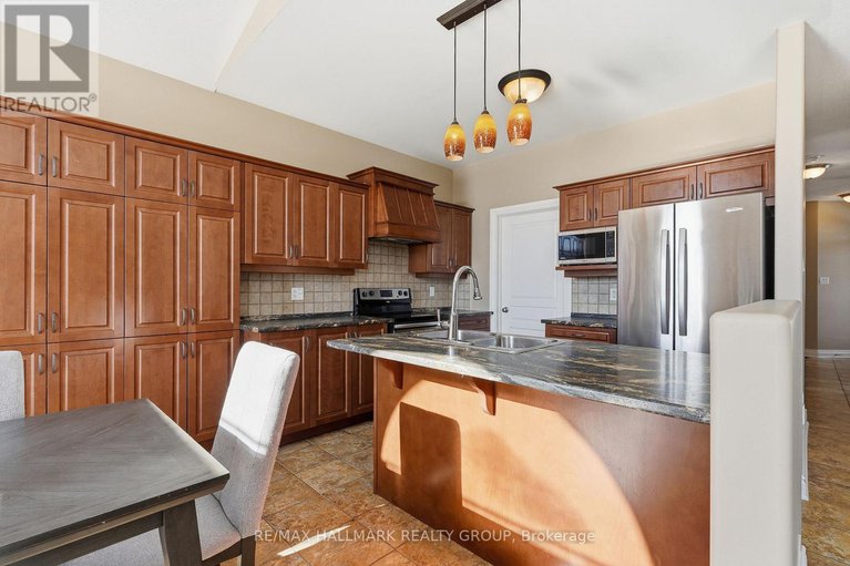 29319588/109-thivierge-court/town-of-rockland/clarence-rockland/ontario/K4K0E7_13