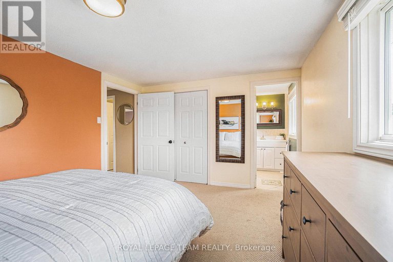 28648359/1352-maxime-street/pineview/ottawa/ontario/K1B3L1_18