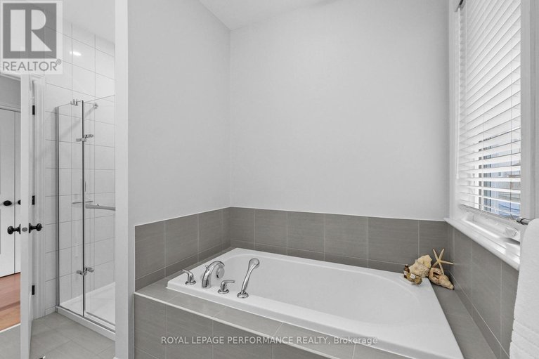 29645046/527-silverbell-crescent/blossom-parkkemp-parkfindlay-creek/ottawa/ontario/K1T0N9_31