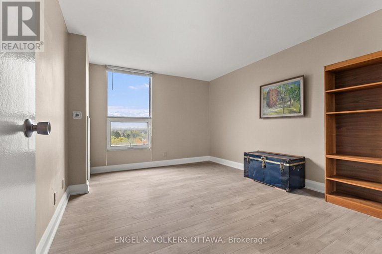 28939396/1006-2951-riverside-drive/mooneys-bayriverside-park/ottawa/ontario/K1V8W6_21