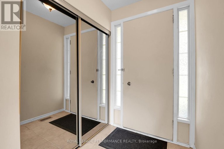 28570565/2220-quinton-street/urbandale-acres/ottawa/ontario/K1H6V3_3