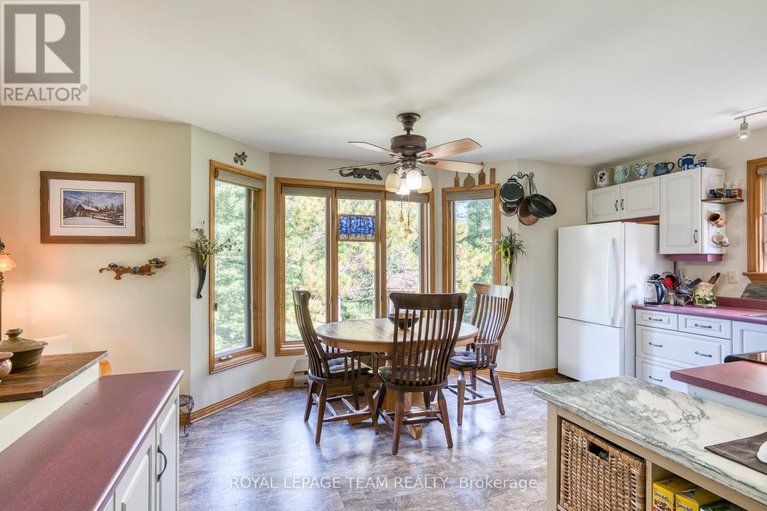 28847636/2828-con10-n/pakenham/mississippi-mills/ontario/K0A2X0_10