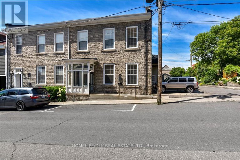 27093931/32-apple-street/downtown/brockville/ontario/K6V4X8_1