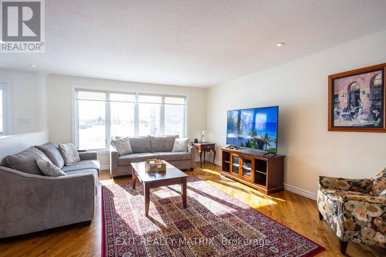 29420429/2127-kingsley-street/clarencerockland-twp/clarence-rockland/ontario/K0A1E0_5