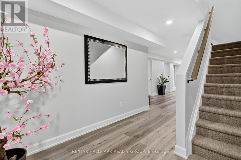 29163962/720-cappamore-drive/half-moon-bay/ottawa/ontario/K2J6W3_35