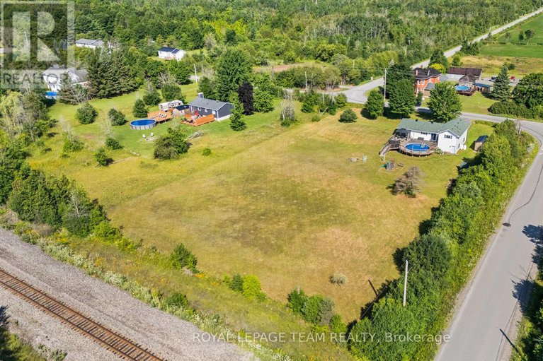 28631339/590-scotch-line-road-w/north-grenville-twp-kemptville-south/north-grenville/ontario/K0G1S0_29