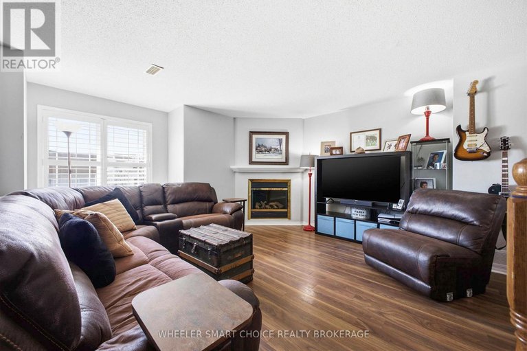 29436977/11-432-hillsboro-private/emerald-meadowstrailwest/ottawa/ontario/K2M3A8_19