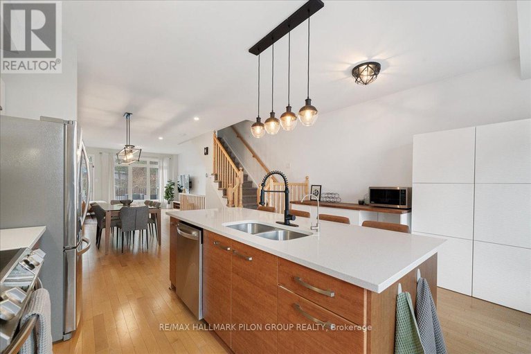 28279535/104-lionel-private/springridgeeast-village/ottawa/ontario/K4A0X1_5
