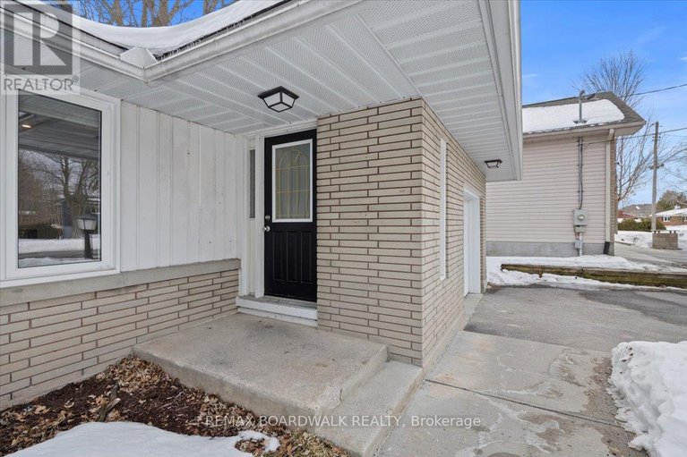 29447126/21-turtleback-way-drive/stittsville-south/ottawa/ontario/K2S1P8_79