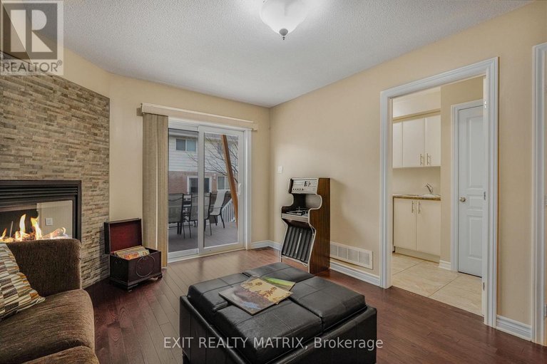 29684349/111-brilia-private/beacon-hill-south/ottawa/ontario/K1J0B7_5