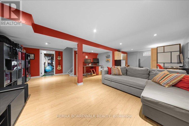 29643562/1912-oakdean-crescent/beacon-hill-north/ottawa/ontario/K1J6H3_35