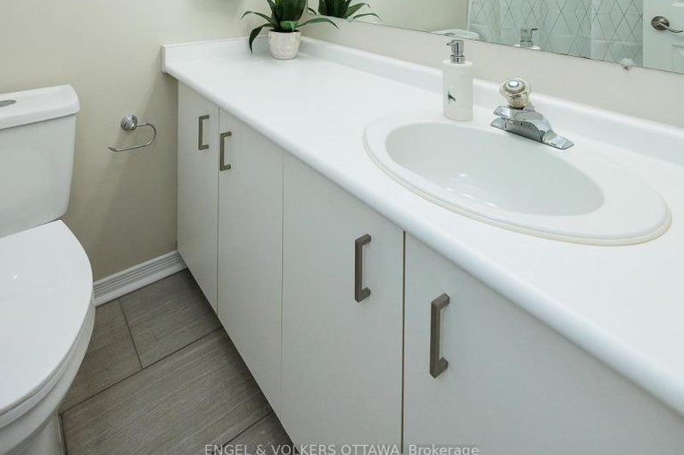 28416251/164-rochester-street/west-centre-town/ottawa/ontario/K1R7M4_31