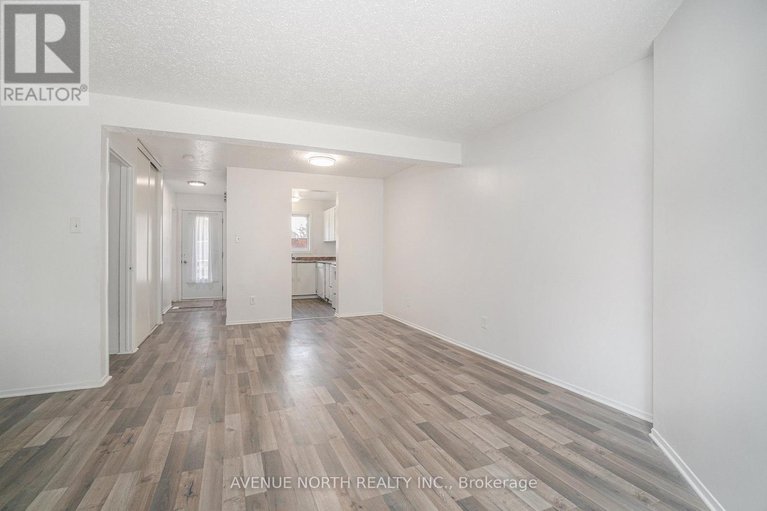 28790025/1747-dondale-st-street/pineview/ottawa/ontario/K1B5H7_10
