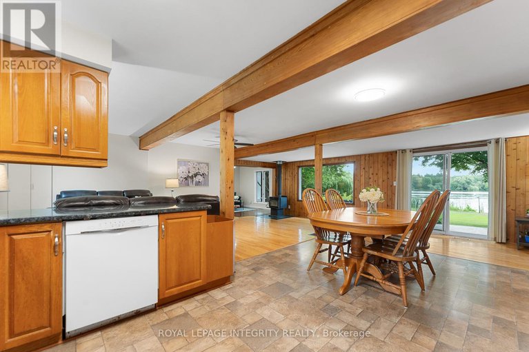 28594560/7403-rideau-valley-drive-s/rideau-twp-s-of-reg-rd-6-e-of-mccordick-rd/ottawa/ontario/K0A2E0_16