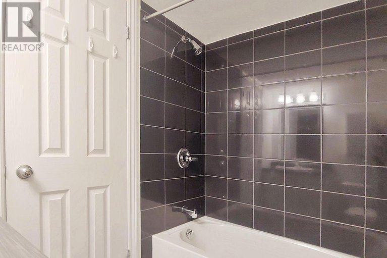 29473779/32-605-b-chapman-mills-drive/strandherd/ottawa/ontario/K2J5T1_21