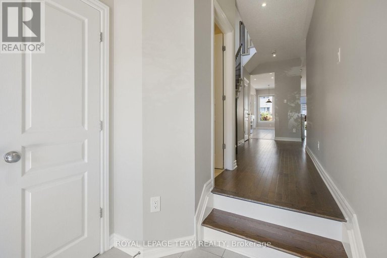 28884791/273-shinleaf-crescent/mer-bleuebradley-estatesanderson-park/ottawa/ontario/K1W0J2_3