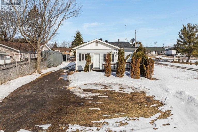 29504497/2082-sandy-hill-road/lorignal/champlain/ontario/K0B1K0_9