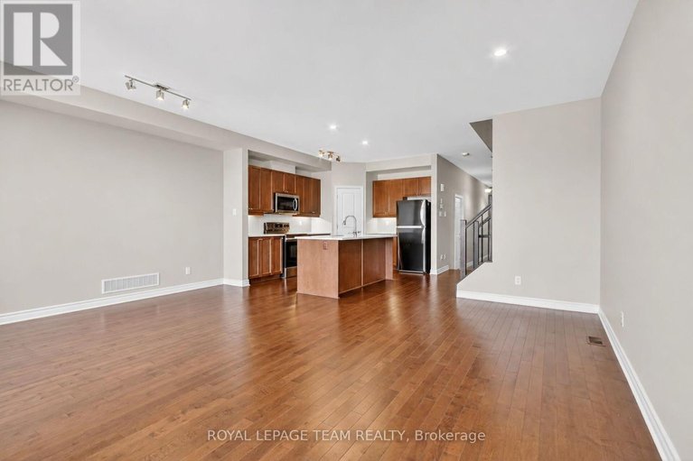 29671422/765-dearborn-private/blossom-parkkemp-parkfindlay-creek/ottawa/ontario/K1T0W3_7