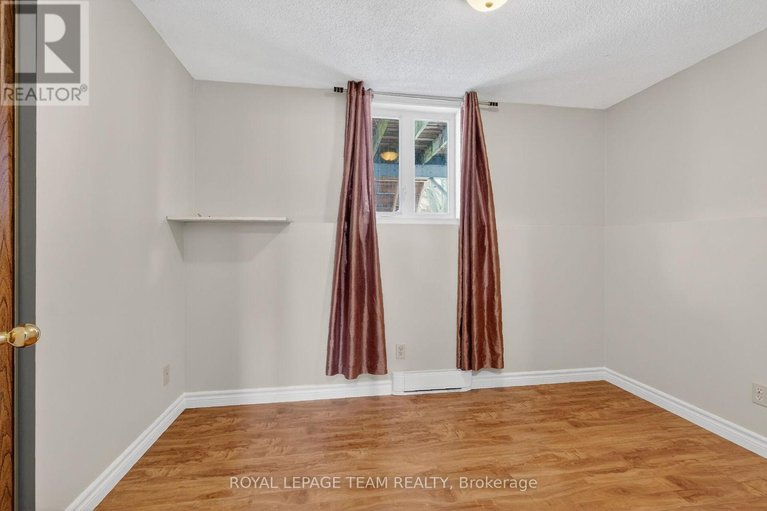 29475193/280-therese-avenue/town-of-rockland/clarence-rockland/ontario/K4K1G9_21