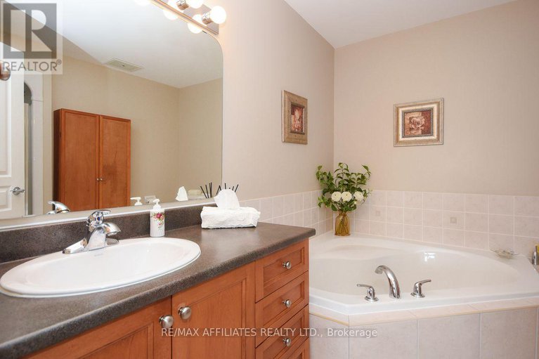 28598695/317-905-beauparc-private/cyrville/ottawa/ontario/K1J0A1_26