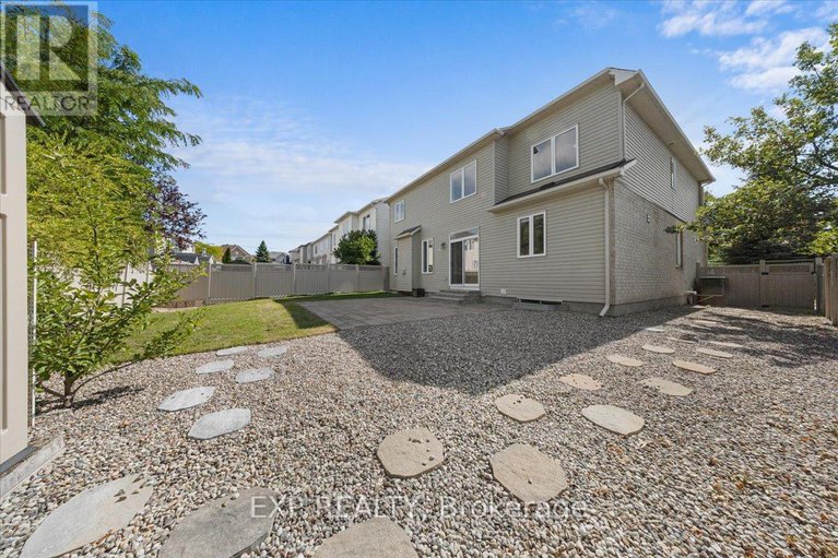 28864712/300-grayburn-way/strandherd/ottawa/ontario/K2J0V8_45