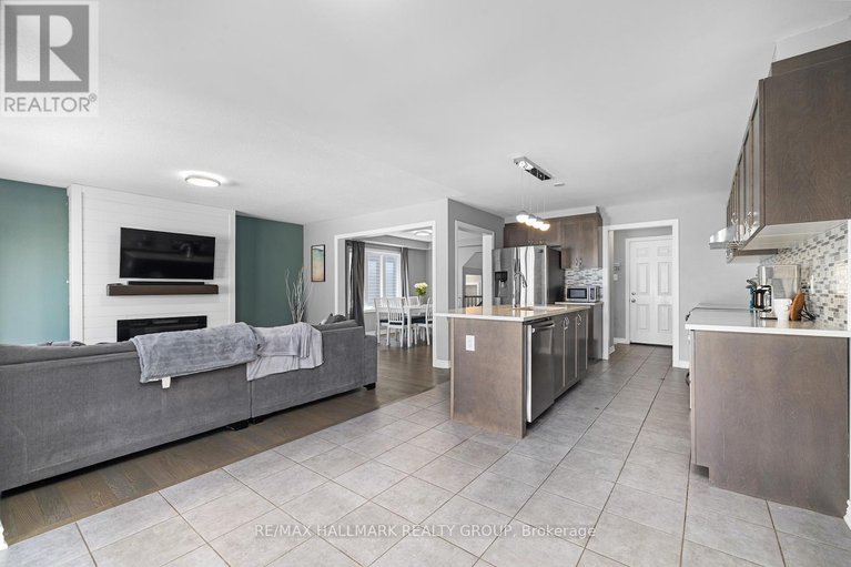 28841816/514-arum-terrace/avalon-west/ottawa/ontario/K4A3V1_17