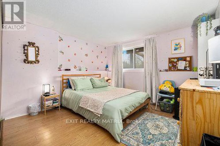 28321254/4-300-fenerty-court/katimavik/ottawa/ontario/K2L3A8_20